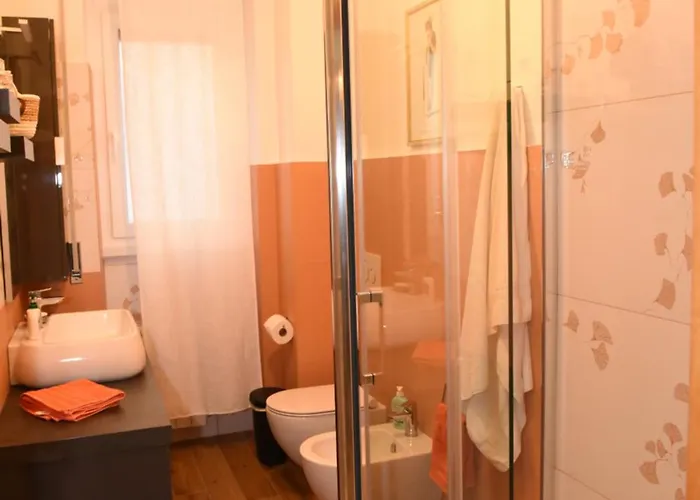 E Cameretta Con Bagno Privato Casa de hóspedes 4*